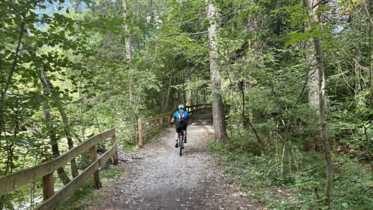 Údolím Valle di Concei na kole: Objevte klid a staletou přírodu u Rifugio al Faggio