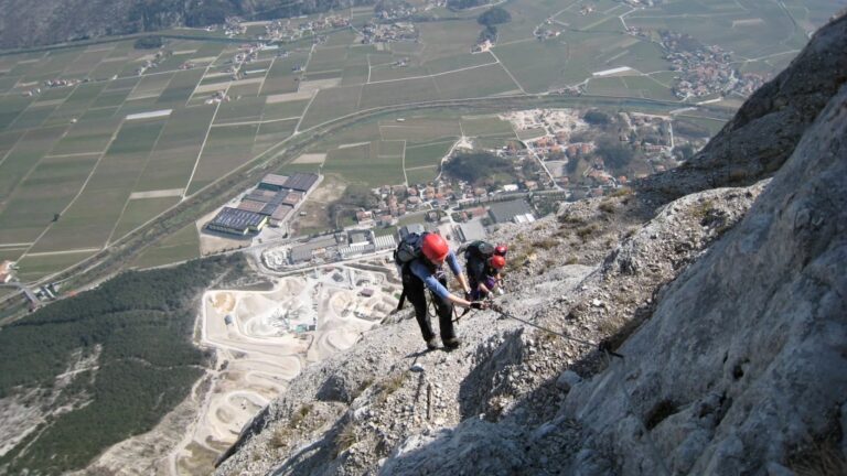 Via Ferrata Ernesto Che Guevara (C): Monumentální celodenní výstup z Dro na Monte Casale