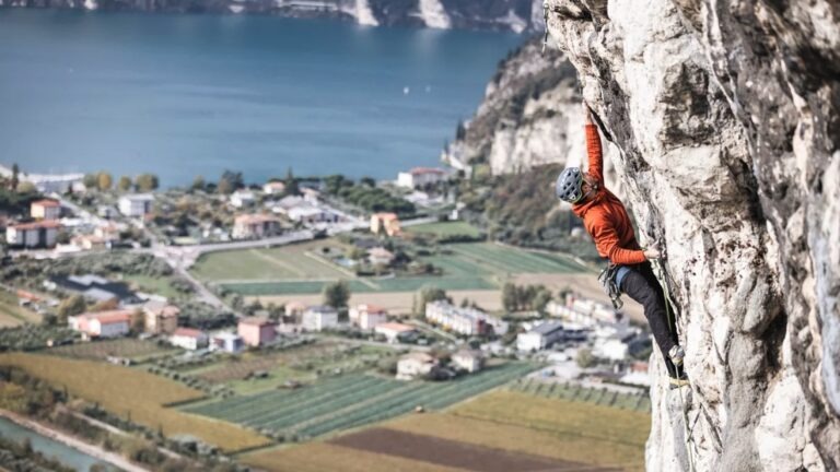 Skalní stěny v okolí Lago di Garda: Průvodce pro horolezce